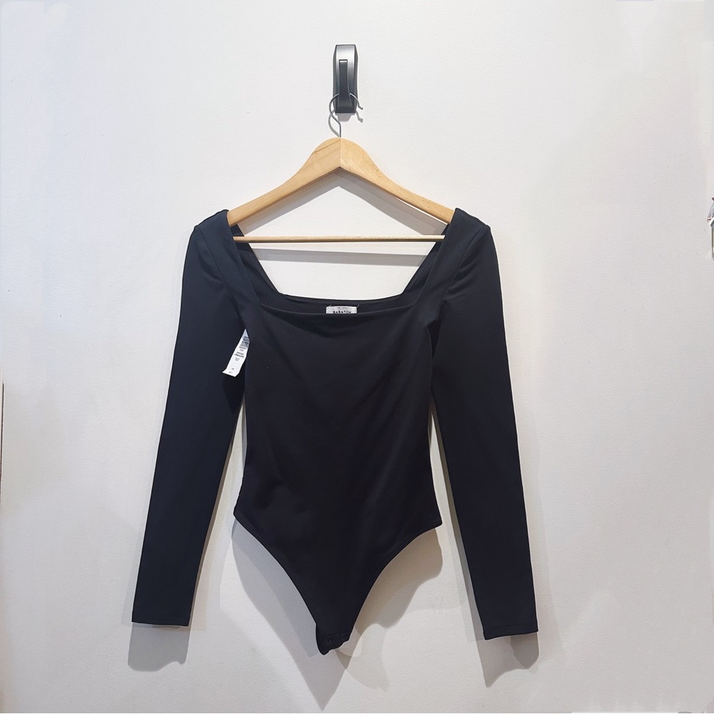 ❌SOLD❌NWT Aritzia Babaton Long Sleeve Contour Bodysuit Square Neck Black Small